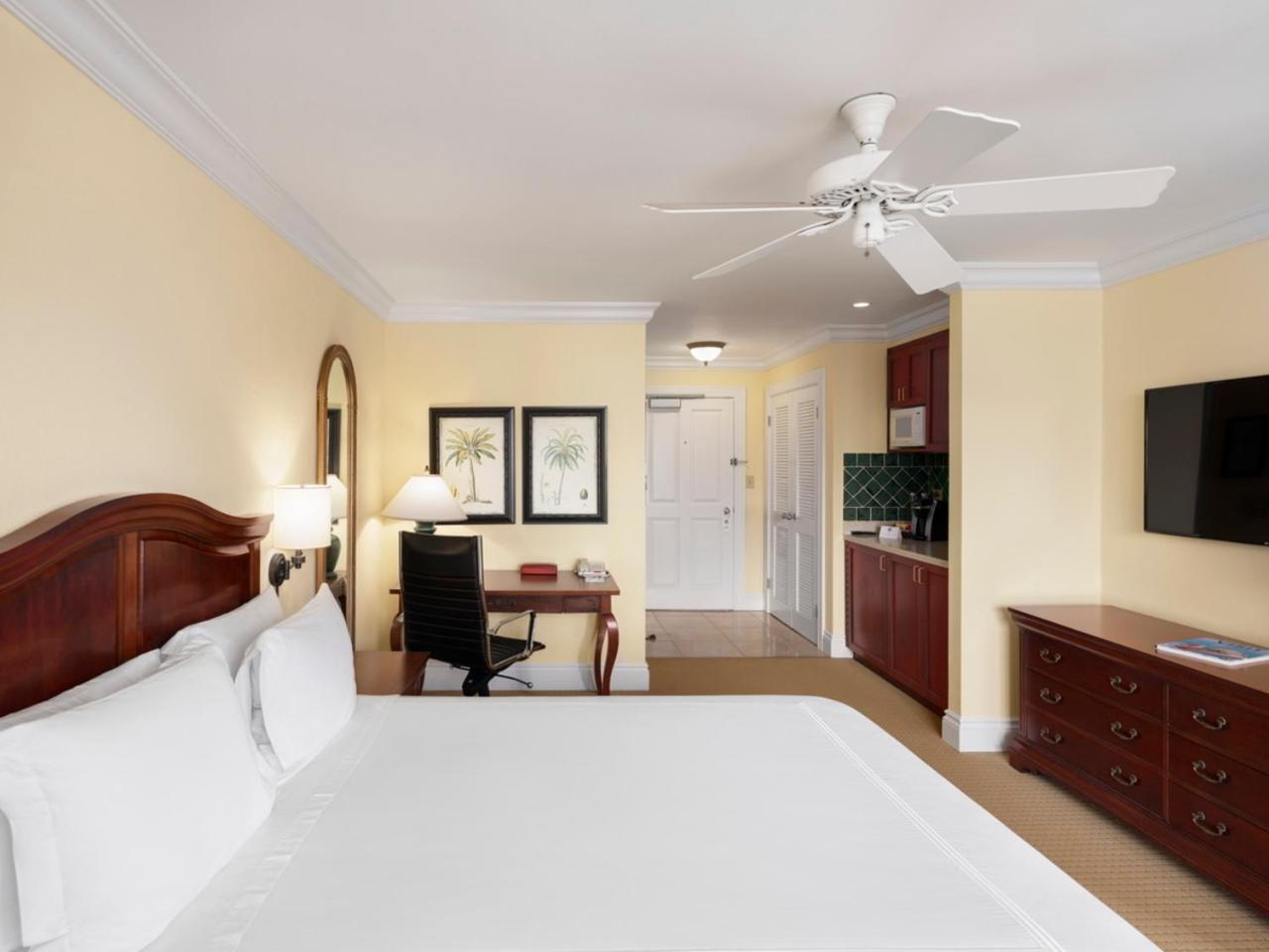 Royal Palms Hotel Гамильтон Экстерьер фото