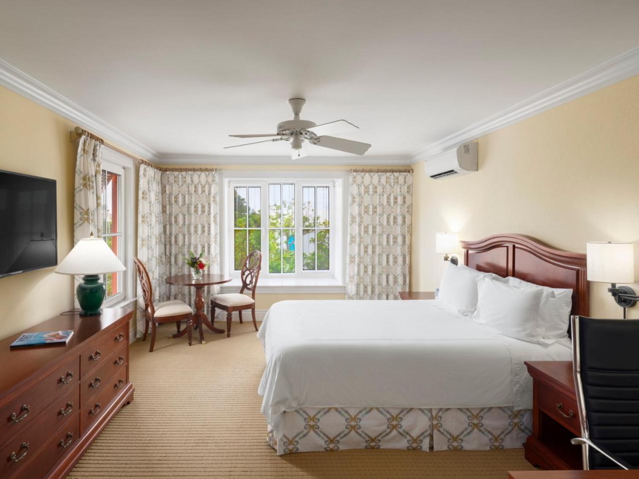 Royal Palms Hotel Гамильтон Экстерьер фото